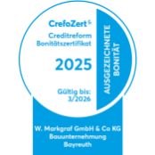 CrefoZert Bonitätszertifikat von Creditreform in Blau und Weiß für das Jahr 2025, gültig bis März 2026, ausgestellt für W. Markgraf GmbH & Co KG Bauunternehmung Bayreuth.